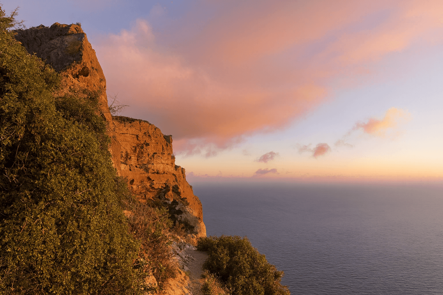 Scuba diving at Pointe Cacau in Cassis